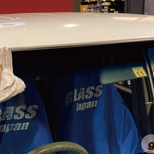 車のガラスにガムテープが 綺麗に剥がして落とす方法 ダックス Glassstyle グラススタイル 公式サイト