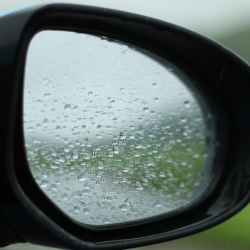 車の正しい雪下ろし方法を解説 やり方を間違えると車に傷が付くかも ダックス Glassstyle グラススタイル 公式サイト