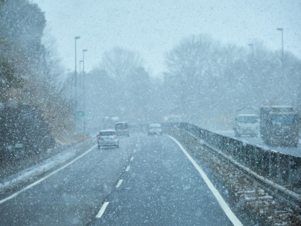 冬の運転、冬道の危険性
