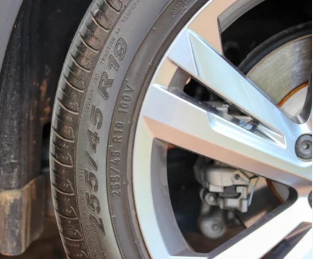 リムガードのタイヤ画像