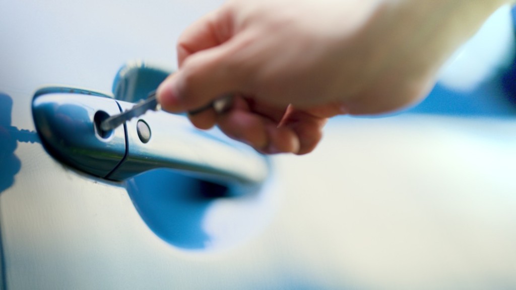 車に乗るときの静電気対策