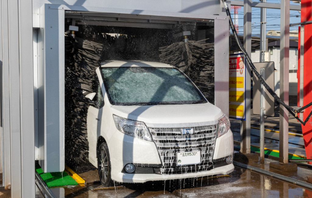ガソリンスタンドの洗車機