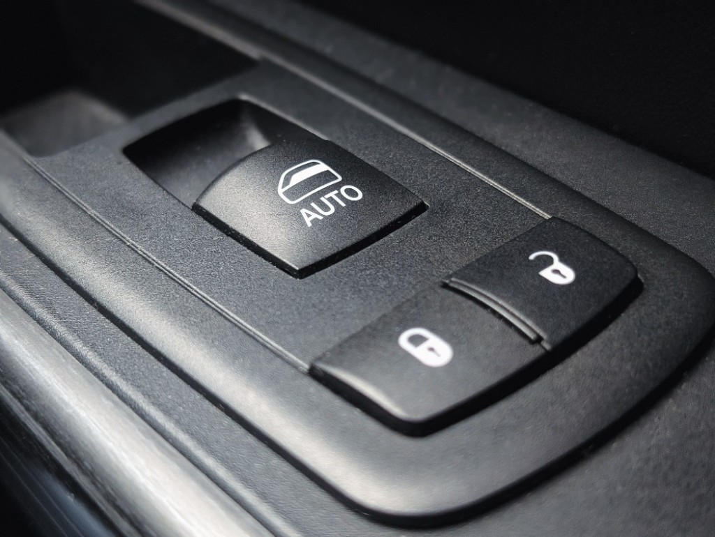 車の窓が閉まらない原因