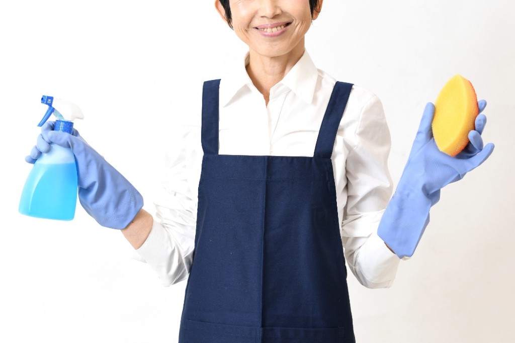 家にあるもので油膜取り、ガラスマジックリンやマイペット