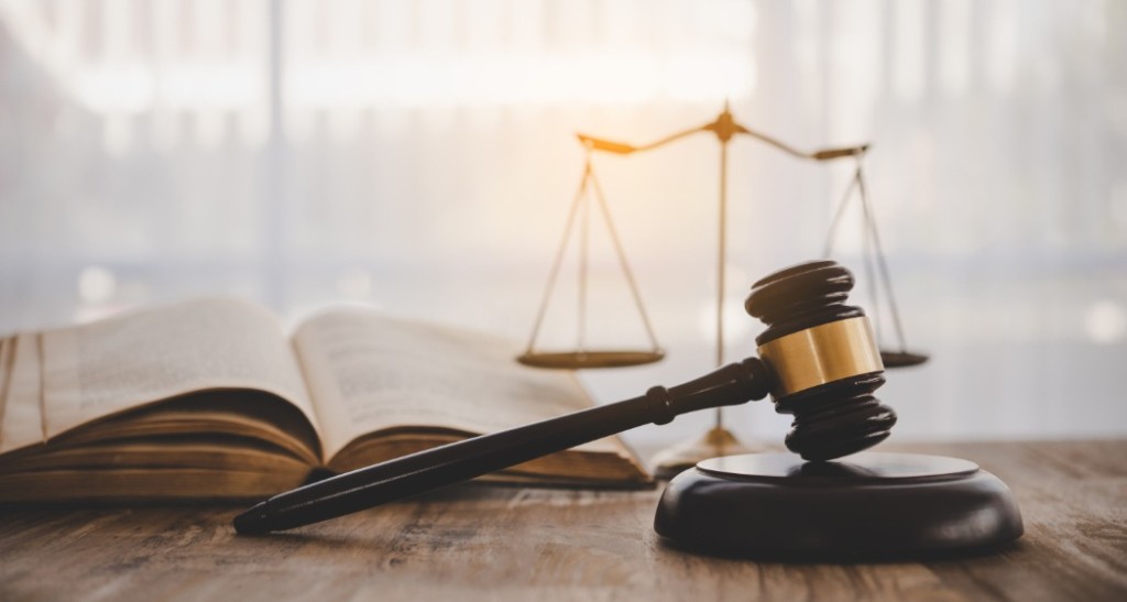 サンダルを履いての自動車運転は違反になる可能性あり