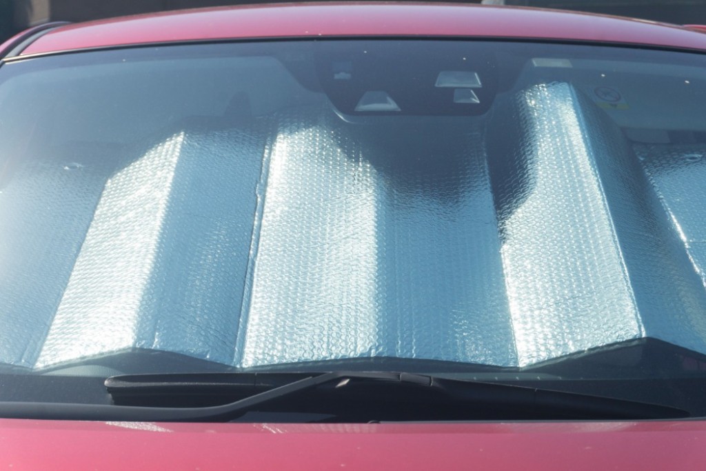 車内温度 下げる方法